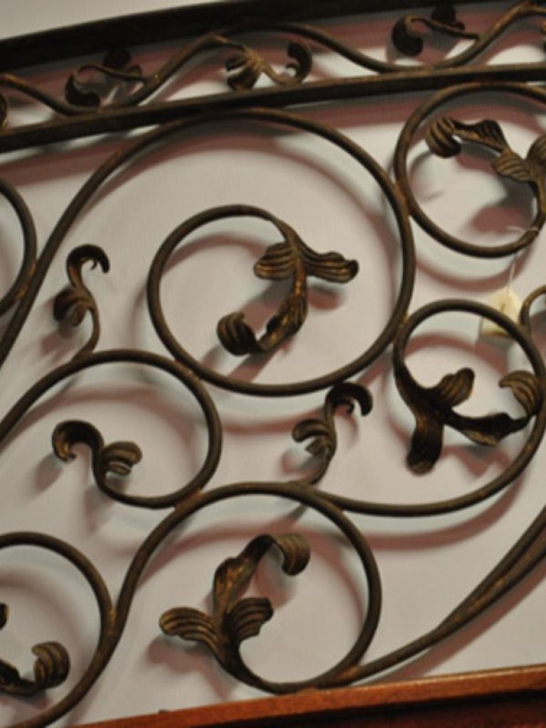Acanthus IR0084