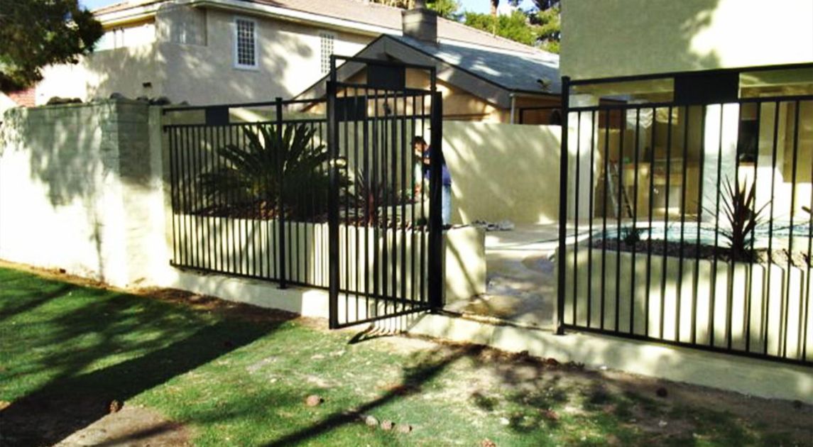 Best Gate Features For Pool Safety Of Pets & Children