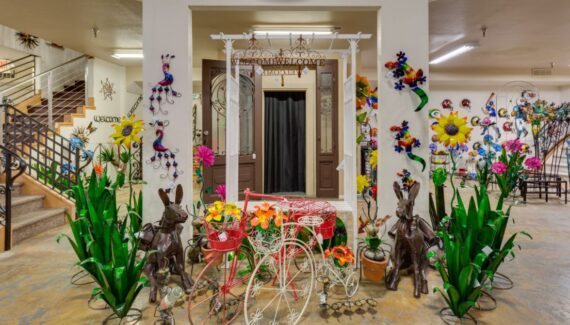 Artistic Iron Showroom Of Home Decor
